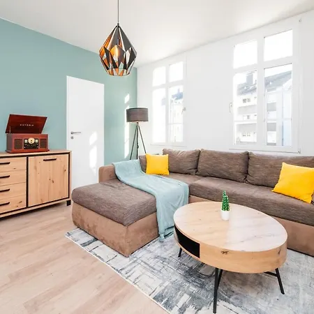Smart - - Perfect For 5 Guests! Netflix - - Smart Tv - Free Parking Zone Apartment *