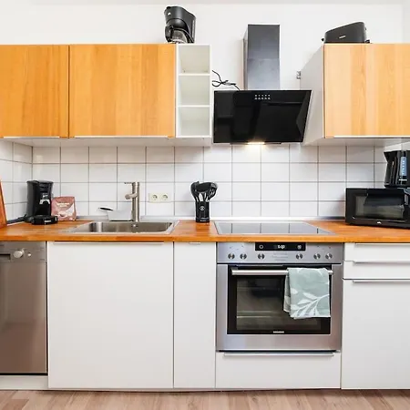 Apartment Smart - - Perfect For 5 Guests! Netflix - - Smart Tv - Free Parking Zone *