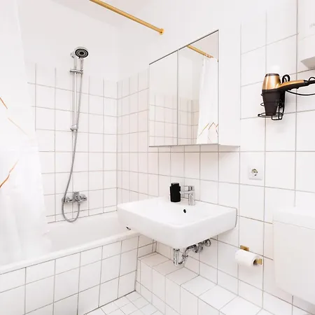 Appartement Smart - - Perfect For 5 Guests! Netflix - - Smart Tv - Free Parking Zone Wuppertal