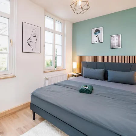 Smart - - Perfect For 5 Guests! Netflix - - Smart Tv - Free Parking Zone *