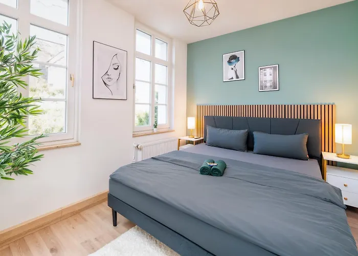 Smart - - Perfect For 5 Guests! Netflix - - Smart Tv - Free Parking Zone *